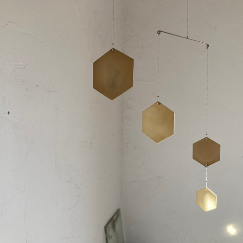 真鍮モビール六角4PI モビール 乃衣絵 通販 12715414｜Creema(クリーマ)