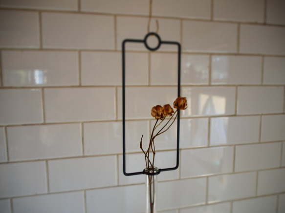 試験管一輪挿しハンギングアイアン 2枚目の画像