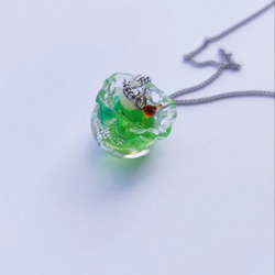金魚鉢クリームソーダのネックレス【Glass necklace】 6枚目の画像