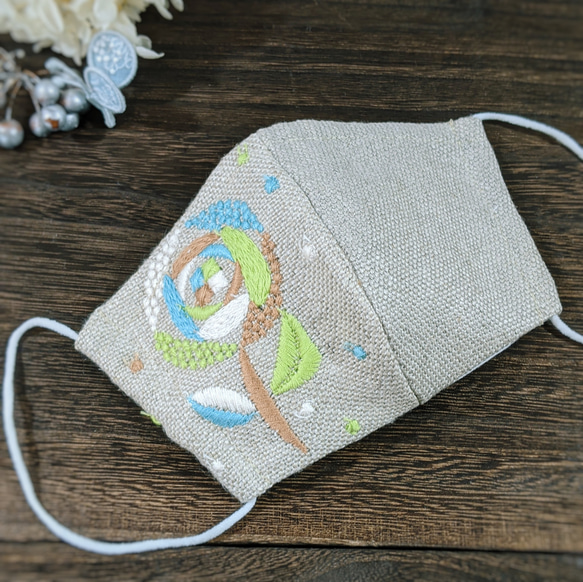 ミナペルホネンサンドローズ生地バラ刺繍