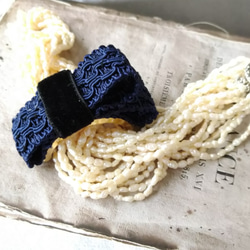 【上品クラシカル】卒園.入学式に 2material 華やかnavy×velvet　繊細コードリボンのポニーフック 2枚目の画像