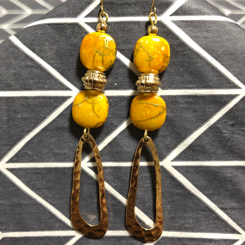 ハンドメイドピアス 鬼滅の刃 善逸イメージ ピアス（フック・チェーン