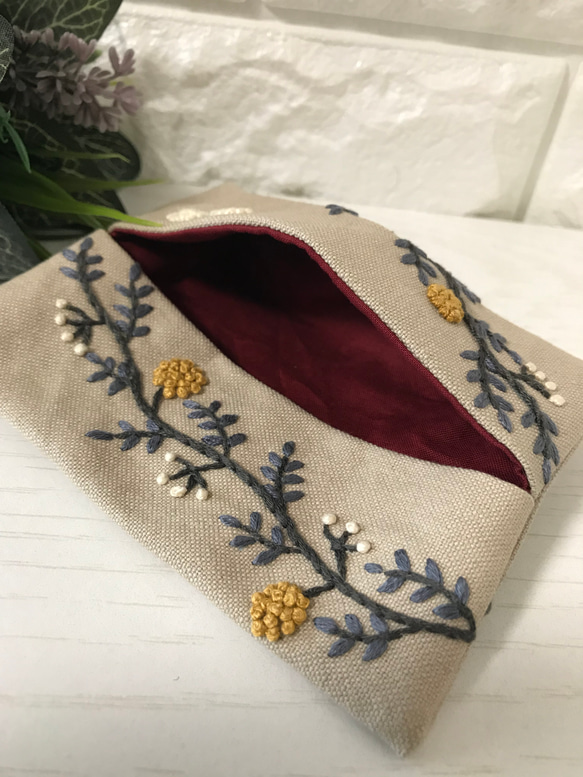 ＊送料無料＊刺繍のポケットティッシュケース（黄色草花） 3枚目の画像