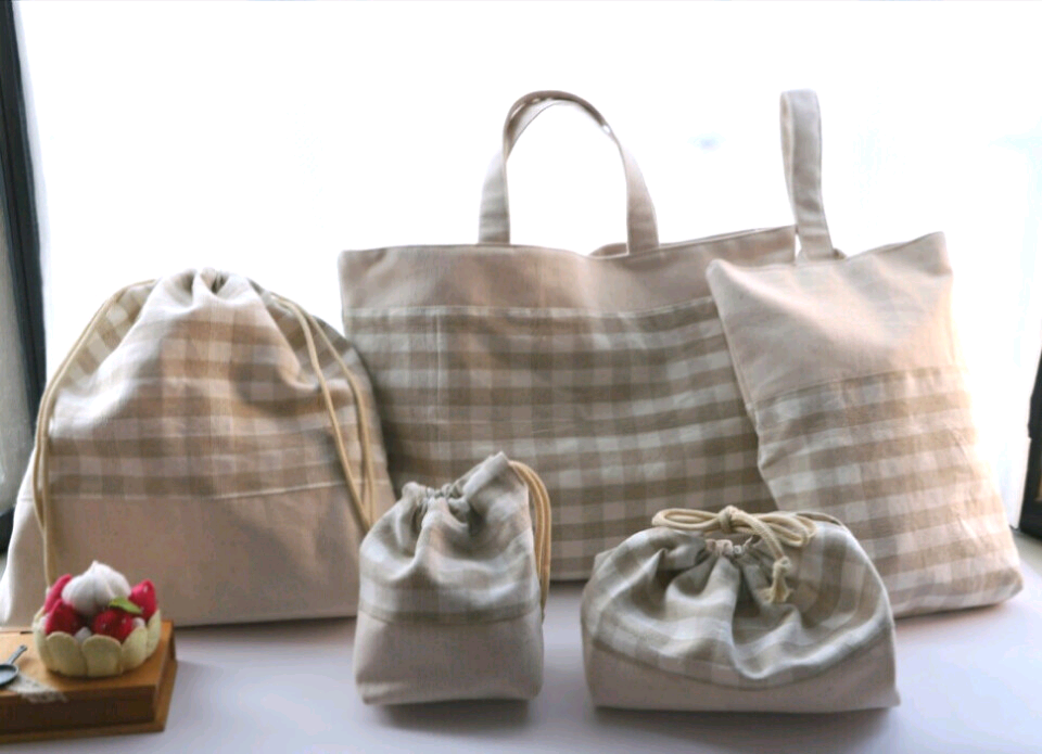 送料無料【ベージュチェック柄5点】コットンリネンのレッスンバッグ 上履き入れ 体操服袋 お弁当袋 コップ袋 入園入学