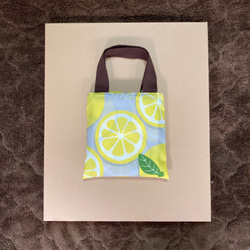 爽やかレモン柄の折りたたみエコバッグ　トートバック型　ナイロン製　お買い物　サブバッグ 8枚目の画像