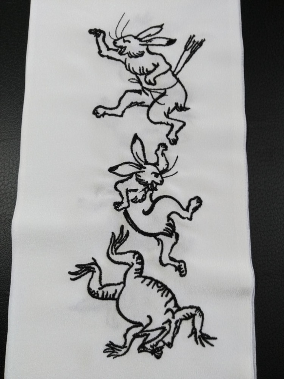 刺繍半衿　鳥獣戯画（蛙 兎 狐） 3枚目の画像