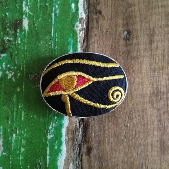 刺繍 帯留め ホルスの目 エジプト ウジャトの目 帯留め 刺繍好日（ししゅう こうじつ） 通販｜Creema(クリーマ)