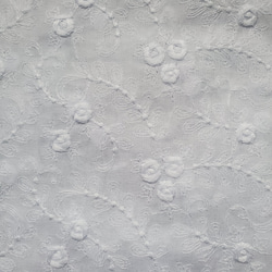 ホワイトローズ刺繍マスク　裏地抗菌防臭トリプルガーゼ仕様 4枚目の画像