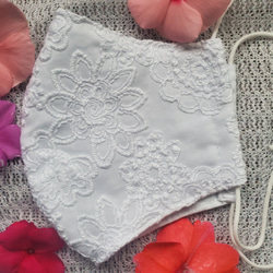 再販❗×4　大きなお花　レース刺繍マスク　裏地抗菌防臭トリプルガーゼ仕様 1枚目の画像