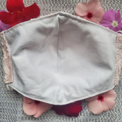 再販❗×3　ベビーピンク大きなお花　レース刺繍マスク　裏地抗菌防臭トリプルガーゼ 4枚目の画像