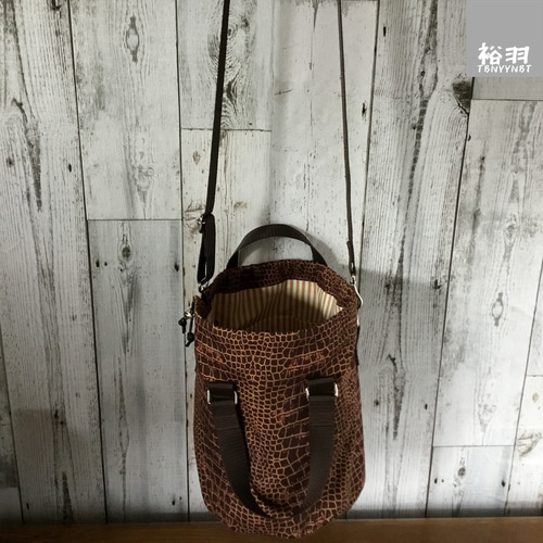 ハンドメイド ワニ型レザーバッグ ブラウン ハンドメイド ワニ型レザー