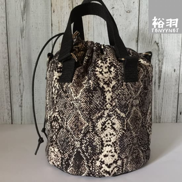 本日限定価格　ワコマリア　PORTER パイソン柄　巾着 コロンとした丸底巾着ショルダーバッグ・パイソン柄