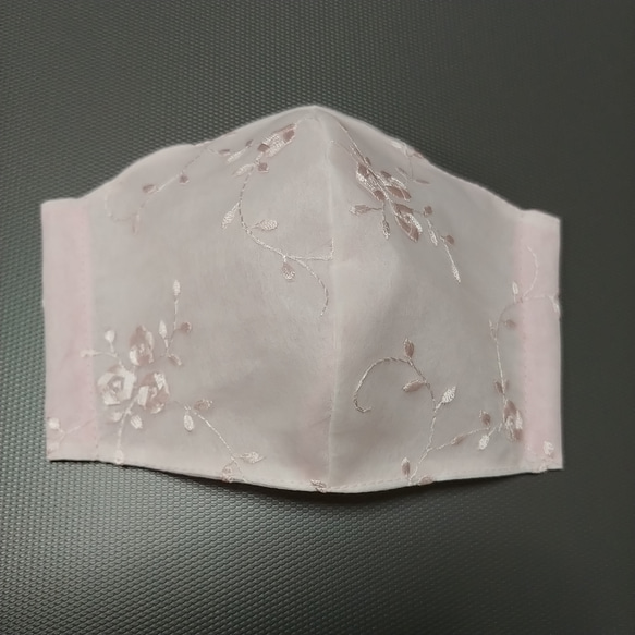 大人用立体マスク薄ピンク ウェディング レース立体バラ 1枚目の画像
