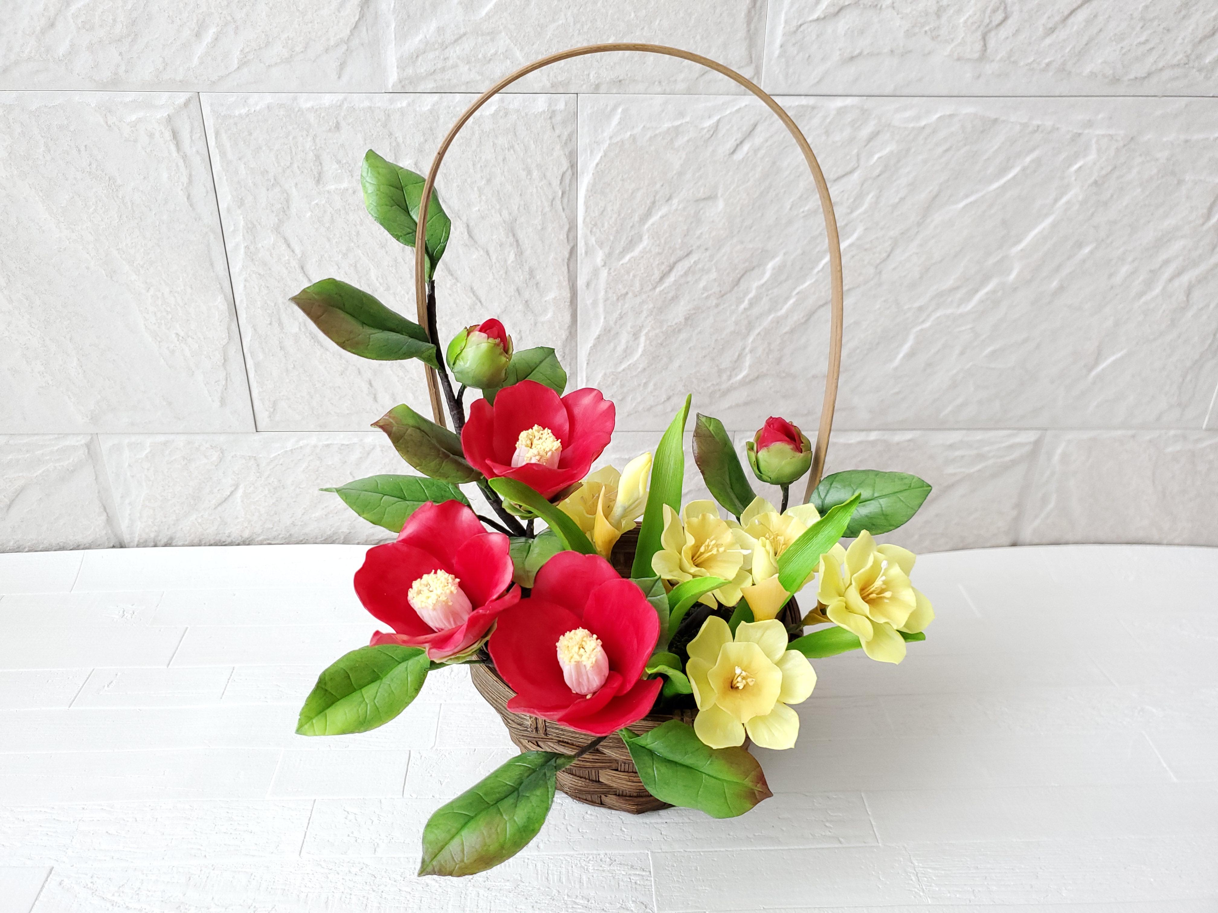 完売】パンフラワー/クレイフラワー 椿と水仙の花籠 アート