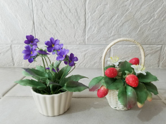 完売】クレイフラワー すみれとイチゴの花かご アートフラワー BON AMI