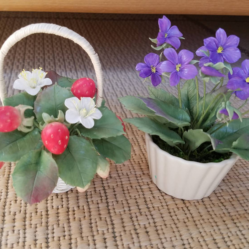 専用 イチゴの鉢植えとスイトピーアレンジ クレイフラワー 専用 イチゴの鉢植えとスイトピーアレンジ クレイフラワー
