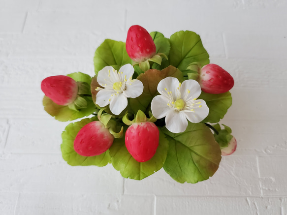 パンフラワー、百合とカラー(樹脂粘土、ハンドメイド) パンフラワー、百合とカラー(樹脂粘土、ハンドメイド) パン