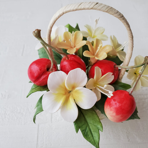 完売】パンフラワー/樹脂粘土 さくらんぼとプリメリアの花籠