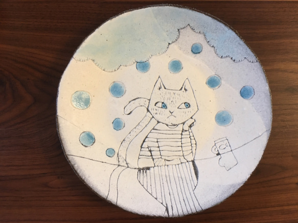 雨の日猫（ 丸皿）中皿 A 1枚目の画像