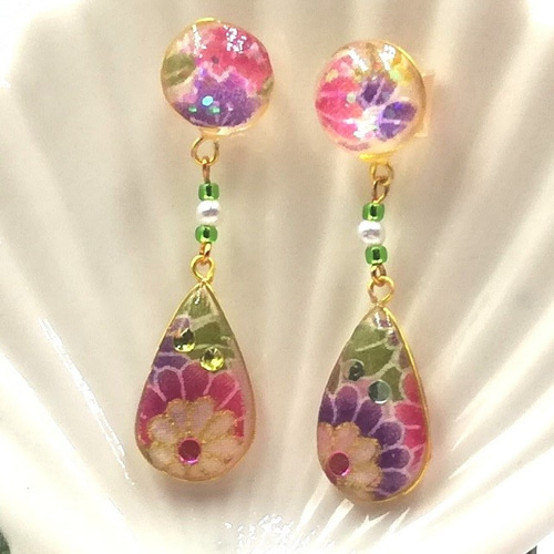 和柄ピアス・イヤリング（UVレジン） ピアス（フック・チェーン