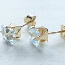 Square Blue Topaz ピアス 1枚目の画像