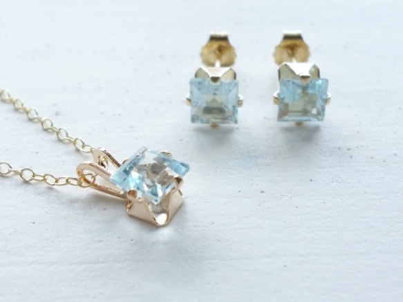 Square Blue Topaz ピアス 4枚目の画像