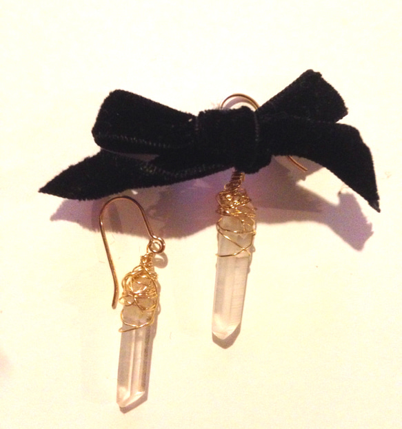 Crystal ribbon Pierced earrings 1枚目の画像