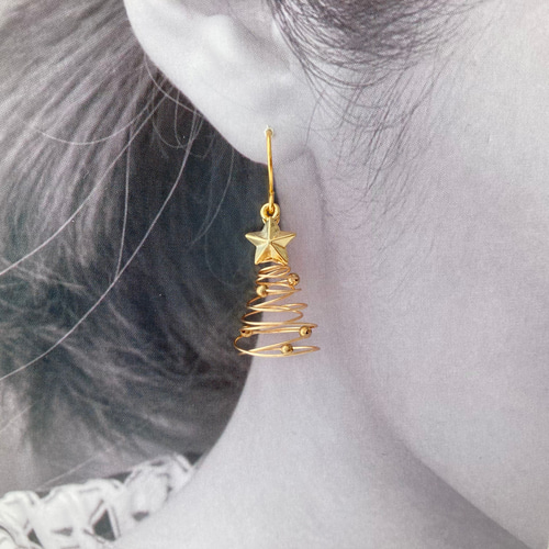 大人のクリスマスツリー ピアス/イヤリング ゴールド 星 ピアス