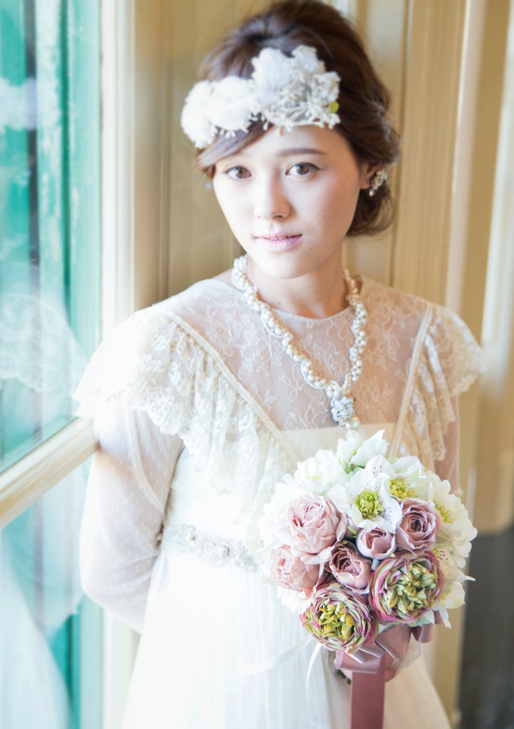 クリスマスローズとモーブカラーのブーケ ブートニアセット