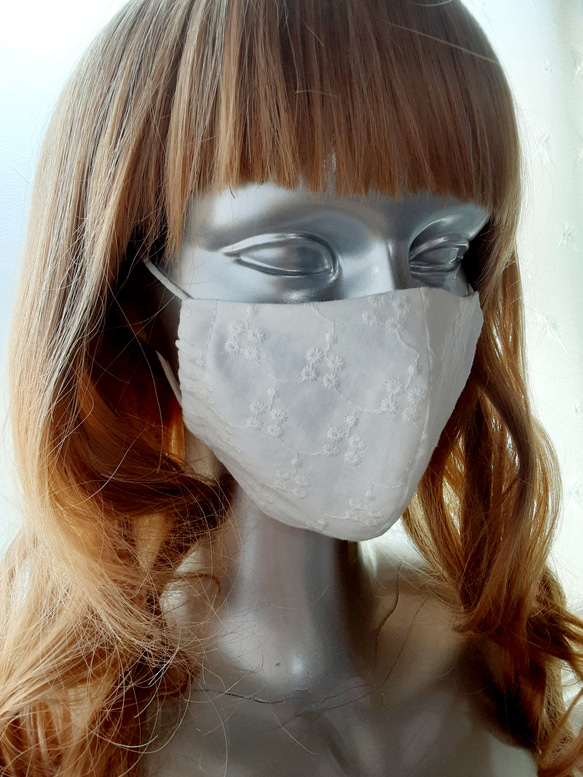 白・刺繍 立体マスク 6枚目の画像