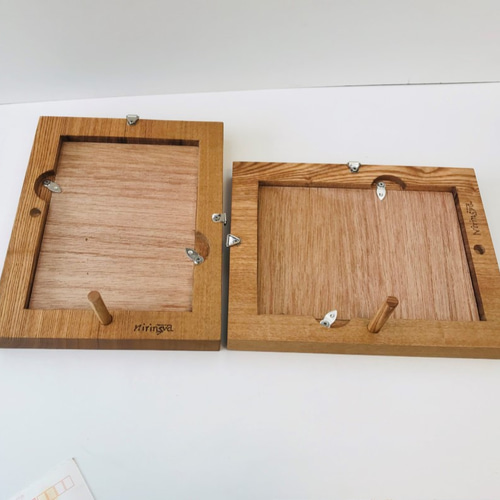 1枚板切り抜きのフォトフレーム（タモ） フォトフレーム・写真立て