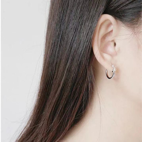 再入荷✨純銀素材 ノットピアス シルバー925 結び フープピアス 両耳