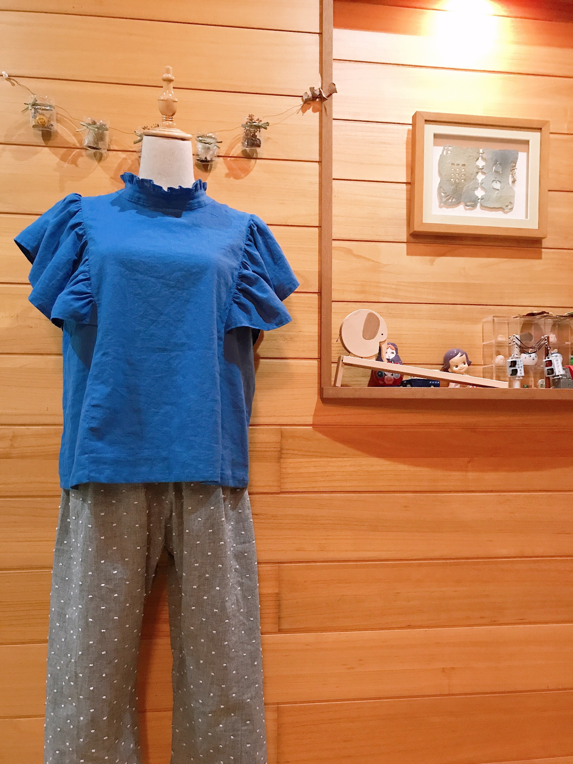 半袖フリルブラウスブルーリネン(麻)