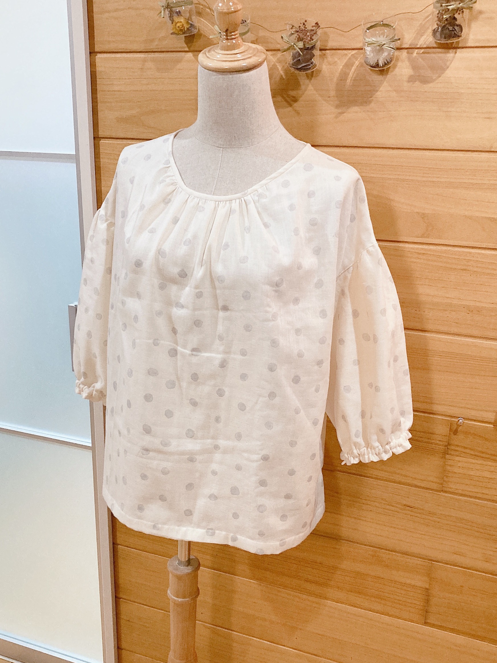 七分袖ガーゼブラウス•生成カラー水玉