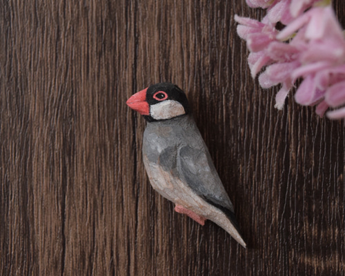 桜文鳥のブローチ ブローチ もっちょこ 通販 9723183｜Creema(クリーマ)