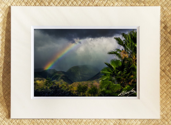 「ラウニウポコの虹」マウイ島の山間にかかる神秘的な虹 １１×１４マットフレーム作品 ハワイの風景 1枚目の画像