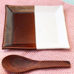 角皿 白と茶色のハーフ&ハーフ 掛け分け皿 ほっこりかわいい益子焼 4枚目の画像
