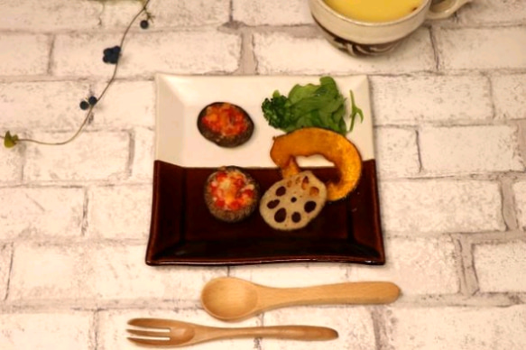 角皿 白と茶色のハーフ&ハーフ 掛け分け皿 ほっこりかわいい益子焼 5枚目の画像