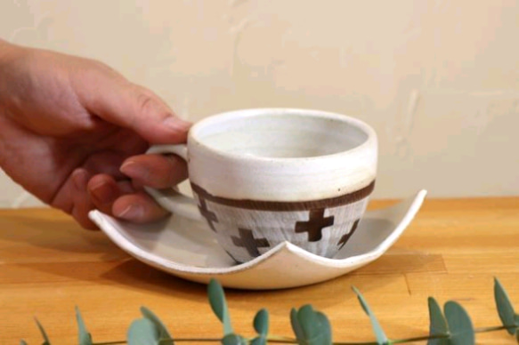 クロス柄 コーヒーカップ&ソーサー２個セット 益子焼 Creema限定 3枚目の画像