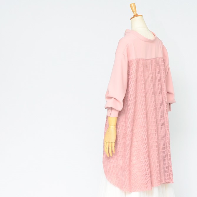 バックプリーツレースブラウス(PK)　きれいめカジュアル　おしゃれ女子に　シャツ　春ブラウス　羽織り 7,810円