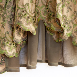 イタリア刺繍生地のシックで華やかなワンピースドレス 8枚目の画像