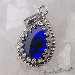 妖艶な深い青の遊色。ブラックオパールのプチペンダント 6枚目の画像