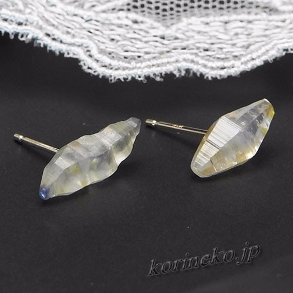 ノンダメージの美結晶。バイカラーサファイア結晶のシンプルピアス　２ 9枚目の画像