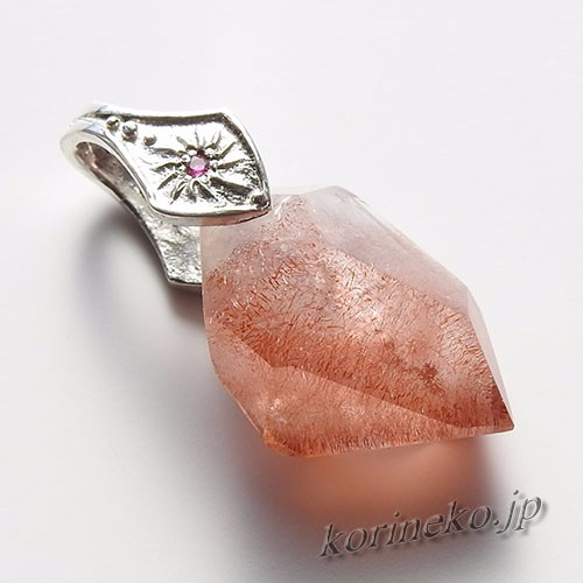 カザフスタン産ストロベリークォーツのシンプルペンダントトップ 8枚目の画像