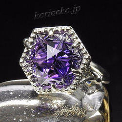 Newカット「灯」。オシャレなアメシストの甲州貴石切子リング　１０KYG 製 2枚目の画像