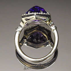 Newカット「灯」。オシャレなアメシストの甲州貴石切子リング　１０KYG 製 3枚目の画像