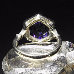 Newカット「灯」。オシャレなアメシストの甲州貴石切子リング　１０KYG 製 4枚目の画像