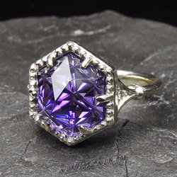 Newカット「灯」。オシャレなアメシストの甲州貴石切子リング　１０KYG 製 7枚目の画像