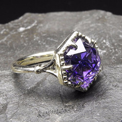 Newカット「灯」。オシャレなアメシストの甲州貴石切子リング　１０KYG 製 9枚目の画像