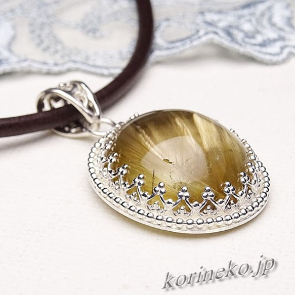 大きなゴールドルチルクォーツのアンティーク風レーシーペンダント 5枚目の画像